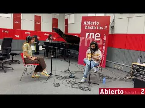 Miniatura: He bebido tanto (que estoy) muerto de sed